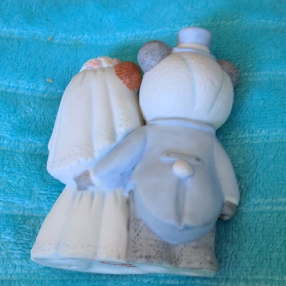 😍 5 For $25 😍 Porcelain bride and groom bears 🐻. Gifted to me in 1983. 👰🤵 - Picture 3 of 4